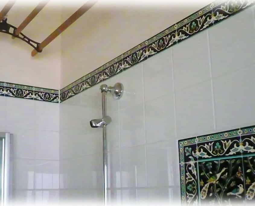 border for subway tile backsplash