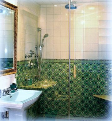 Shower Bathroom Tile design Idea