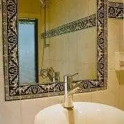 Bathroom tile design borders