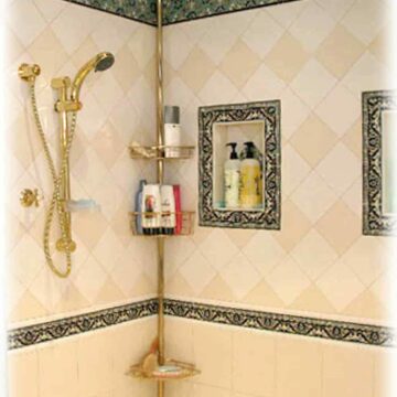subway bathroom tile border
