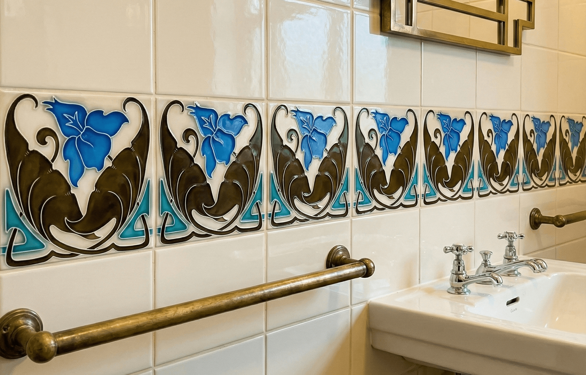 Art Deco vs. Art Nouveau: What Is the Difference?